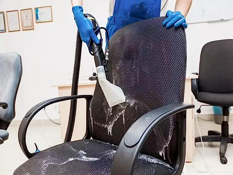 Sandalye Temizliğinde En Etkili Yöntemler ve Ürünler